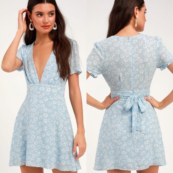 NWT Lulus Garden Explorer Floral Print Mini Dress in Light Blue Size Small - Picture 1 of 8